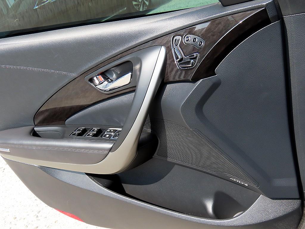 HYUNDAI Grandeur - Vista 11