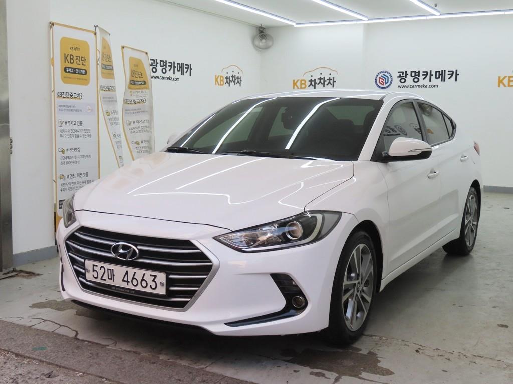 HYUNDAI Avante - Vista 2