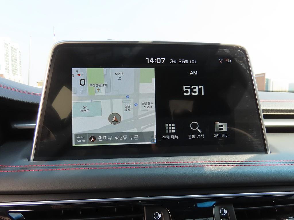 Genesis G70 - Vista 12