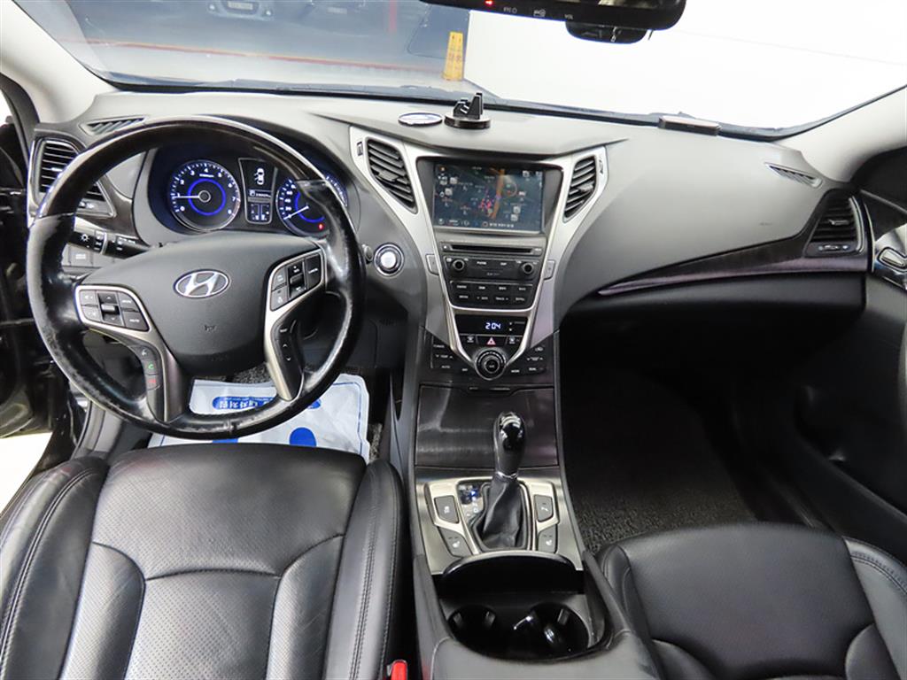 HYUNDAI Grandeur - Vista 7