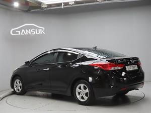 HYUNDAI Avante - Vista 6