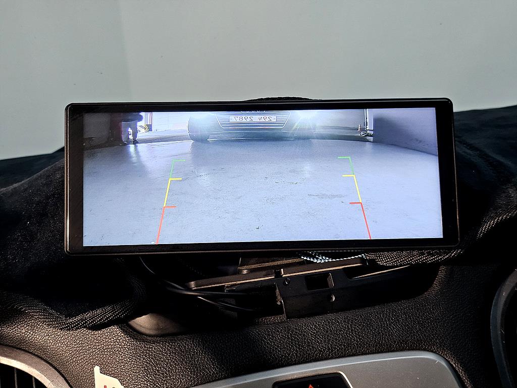 HYUNDAI Genesis - Vista 12