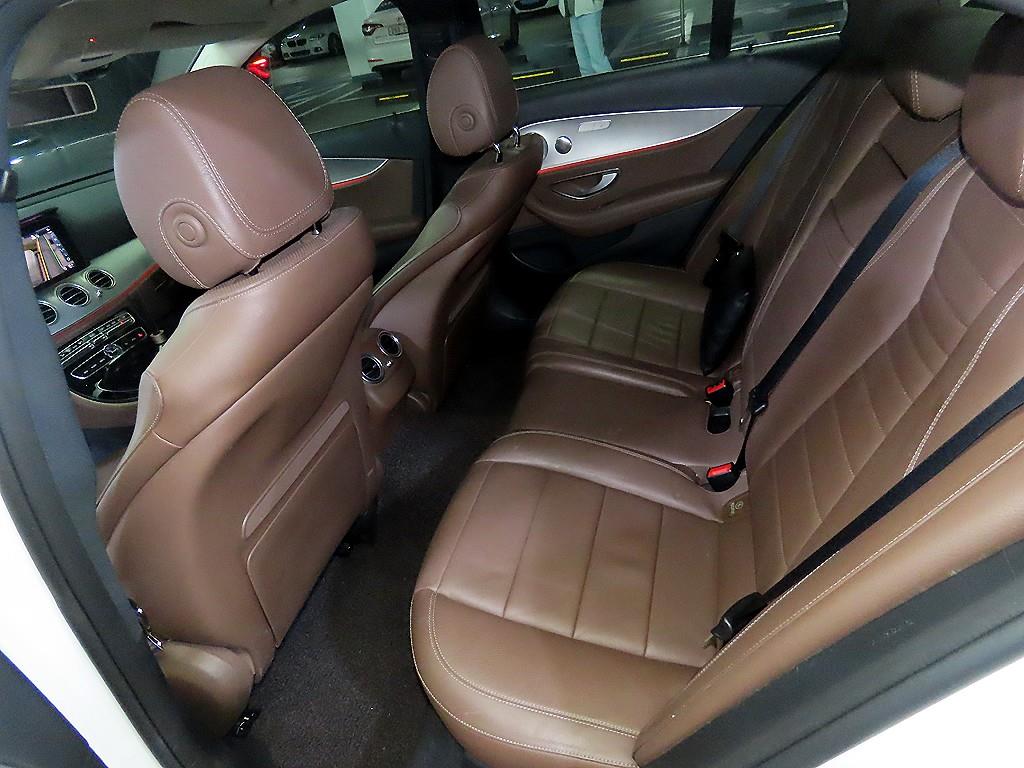 Mercedes Benz E class - Vista 7