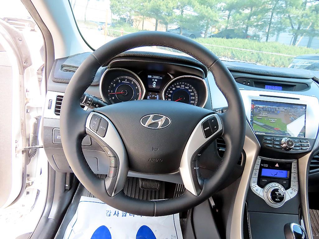 HYUNDAI Avante - Vista 8