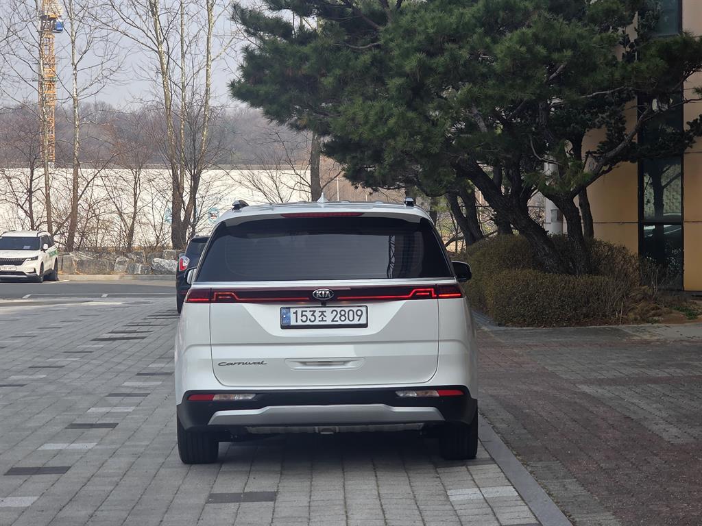 KIA Carnival - Vista 6