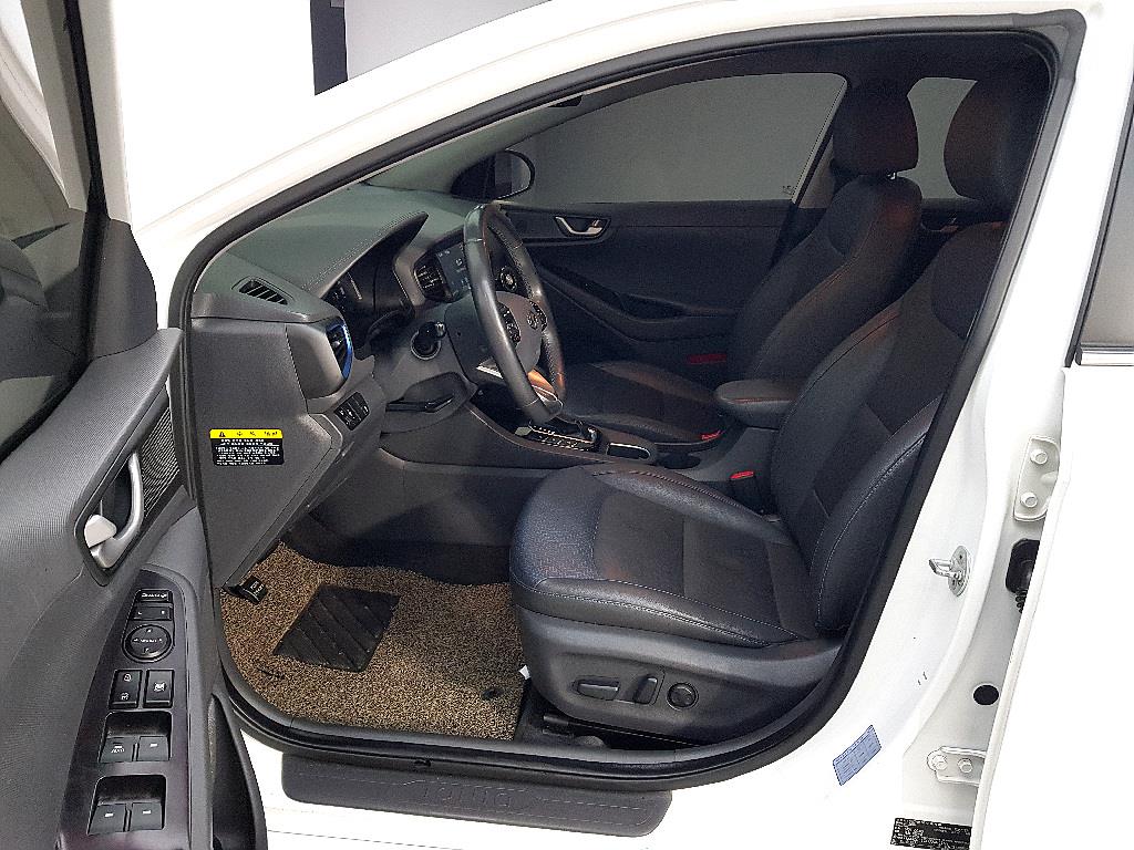 HYUNDAI Ioniq - Vista 8