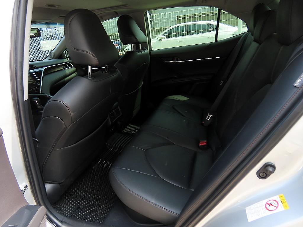 Toyota Camry - Vista 6