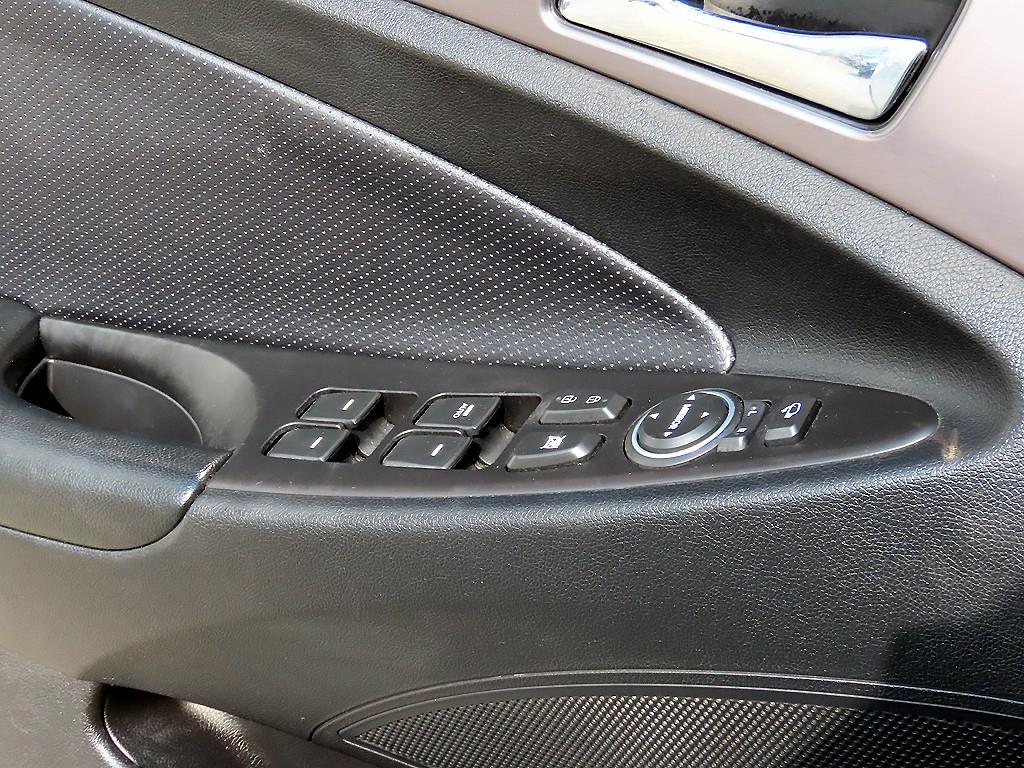 HYUNDAI Sonata - Vista 11