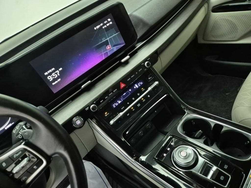 KIA Carnival - Vista 10