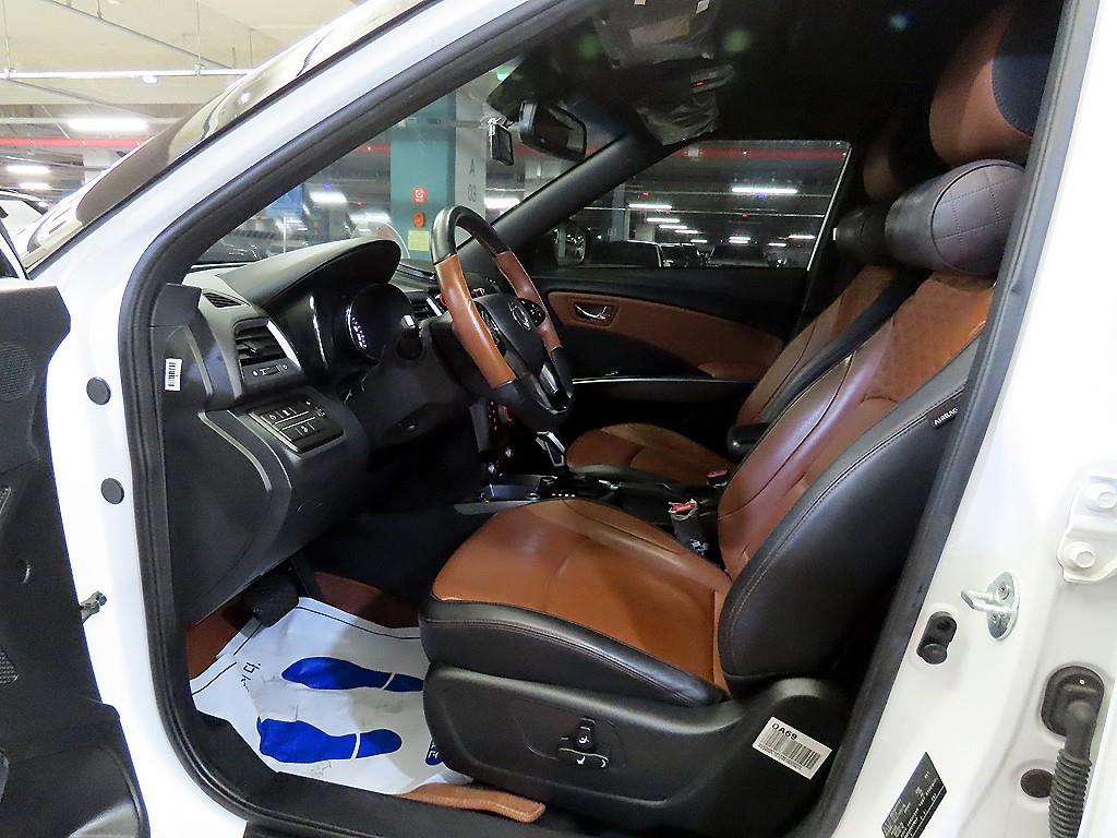 Ssangyong Tivoli - Vista 6