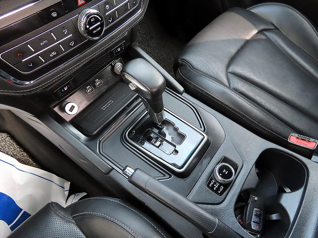 Ssangyong Rexton - Vista 10