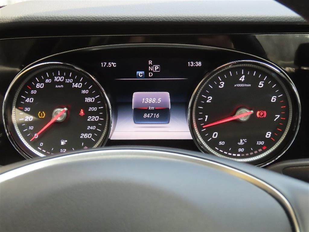 Mercedes Benz E class - Vista 9