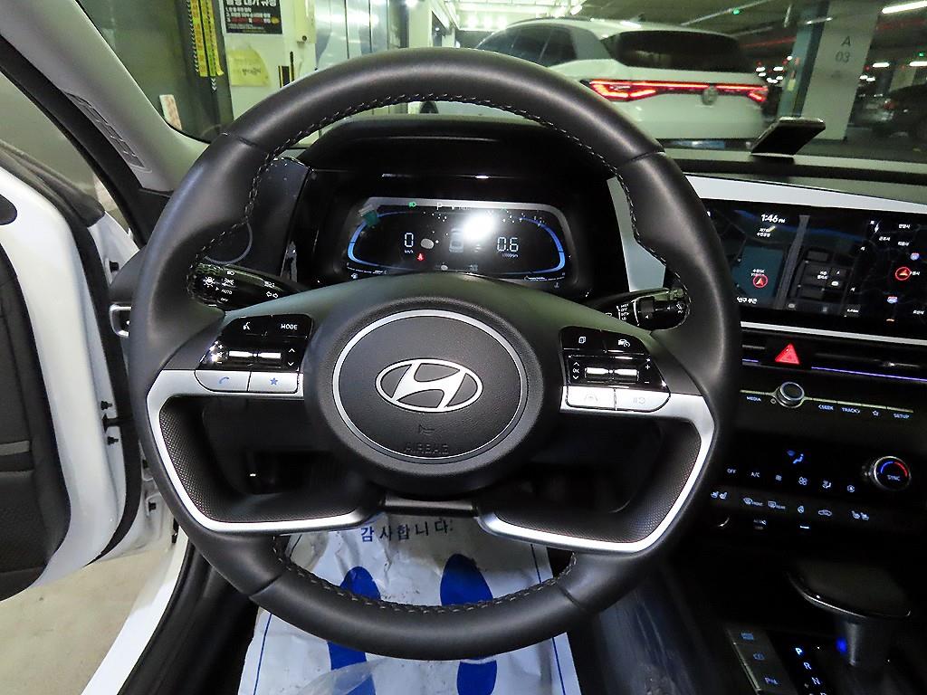 HYUNDAI Avante - Vista 8