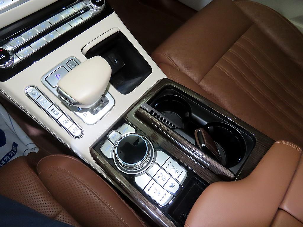 Genesis G90 - Vista 12