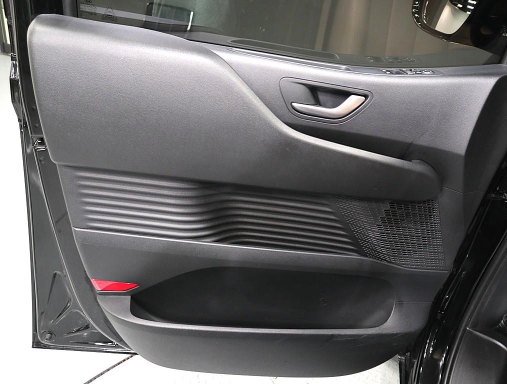 HYUNDAI Staria - Vista 8