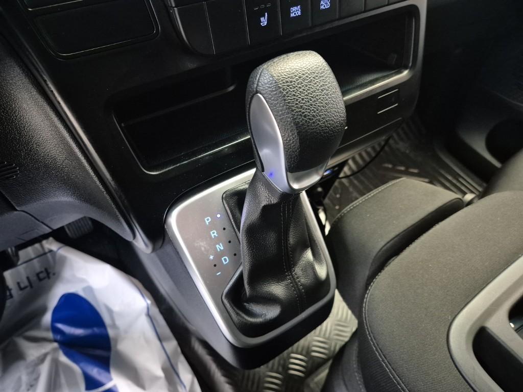 HYUNDAI Staria - Vista 8