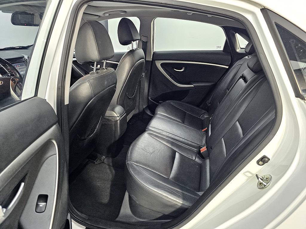 HYUNDAI i30 - Vista 9