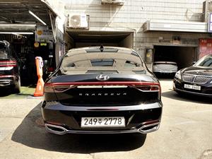 HYUNDAI Grandeur - Vista 6