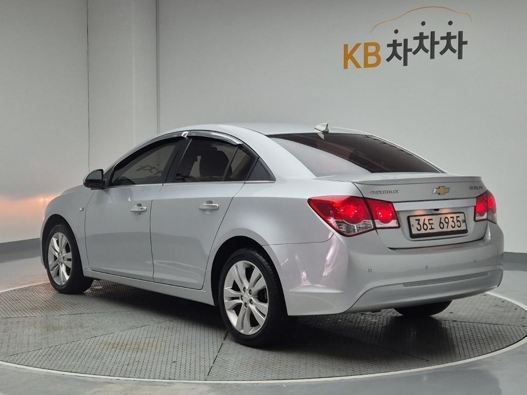 Chevrolet Cruise - Vista 4