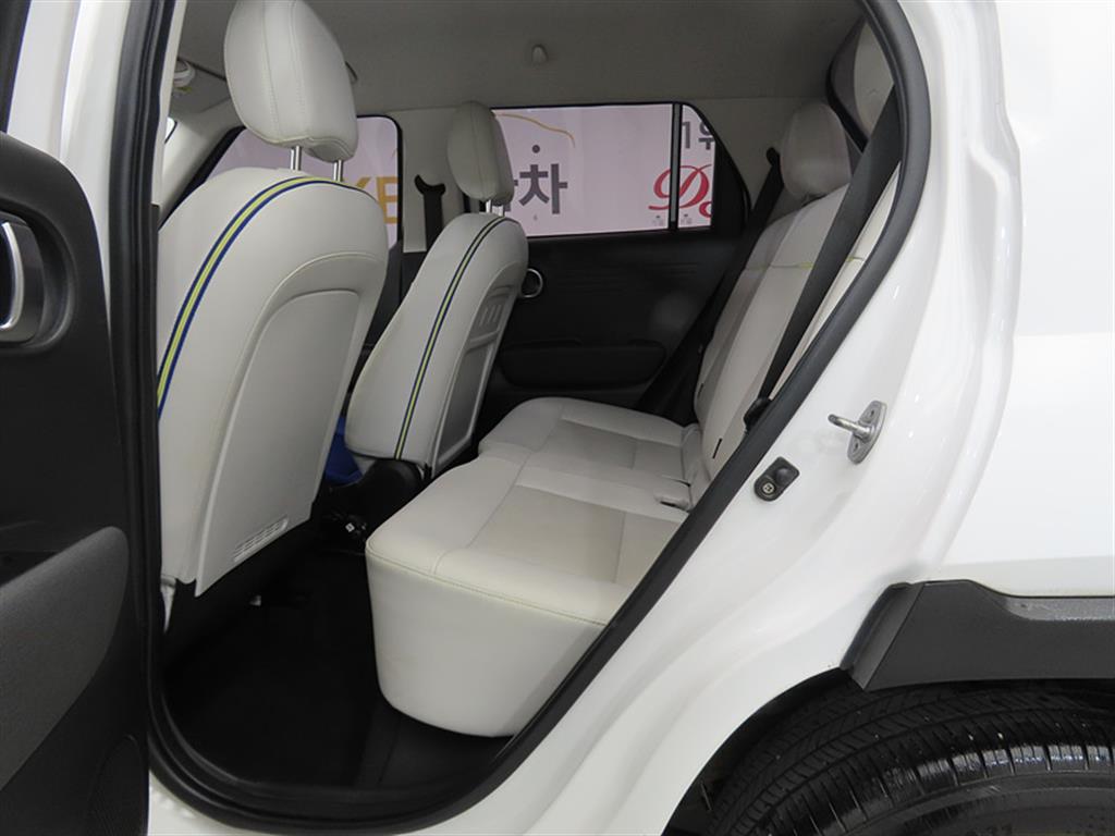 HYUNDAI Casper - Vista 6