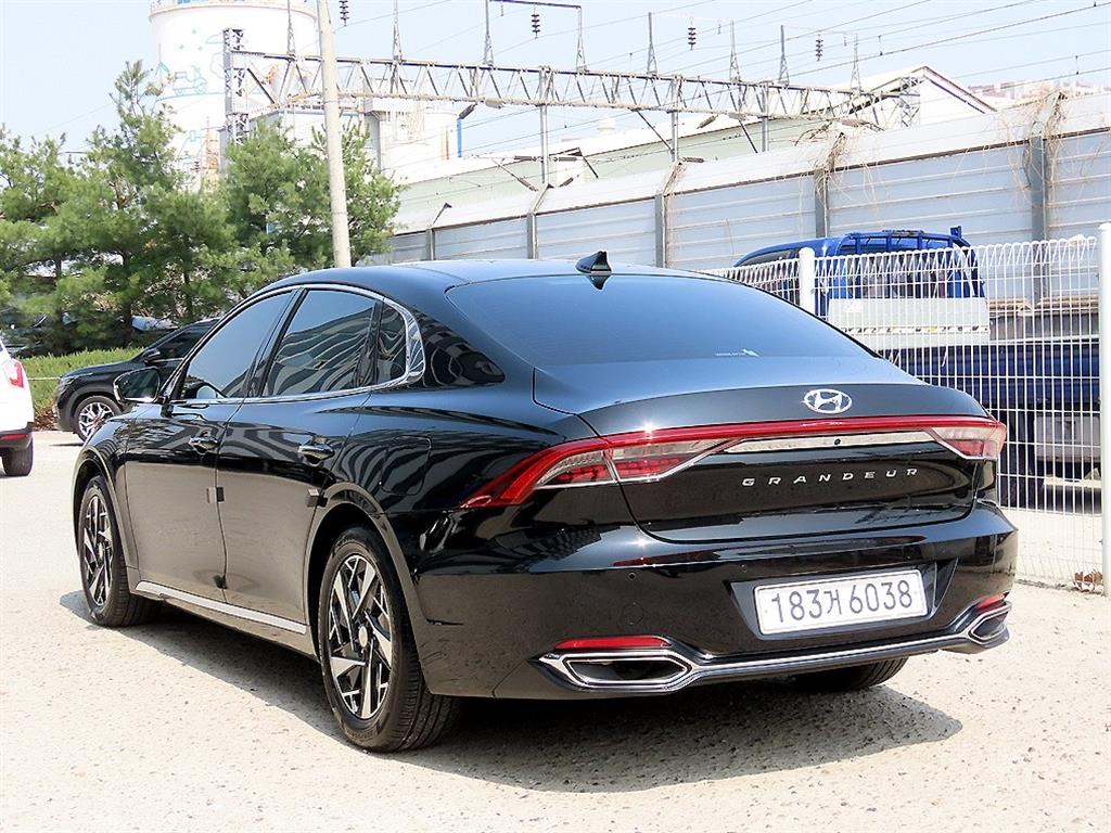 HYUNDAI Grandeur - Vista 3