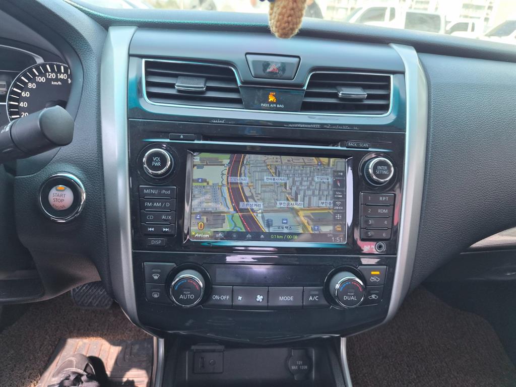 Nissan Altima - Vista 8