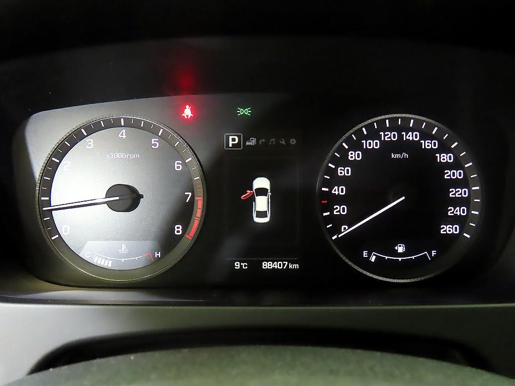 HYUNDAI Sonata - Vista 9