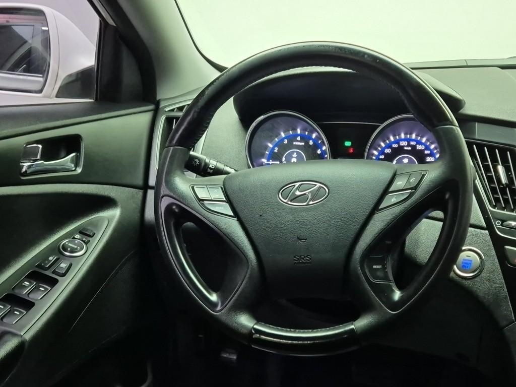 HYUNDAI Sonata - Vista 9