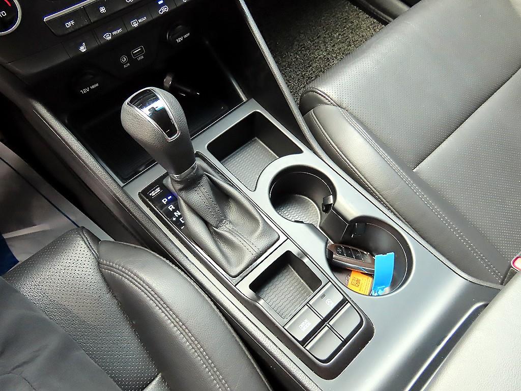 HYUNDAI Tucson - Vista 10