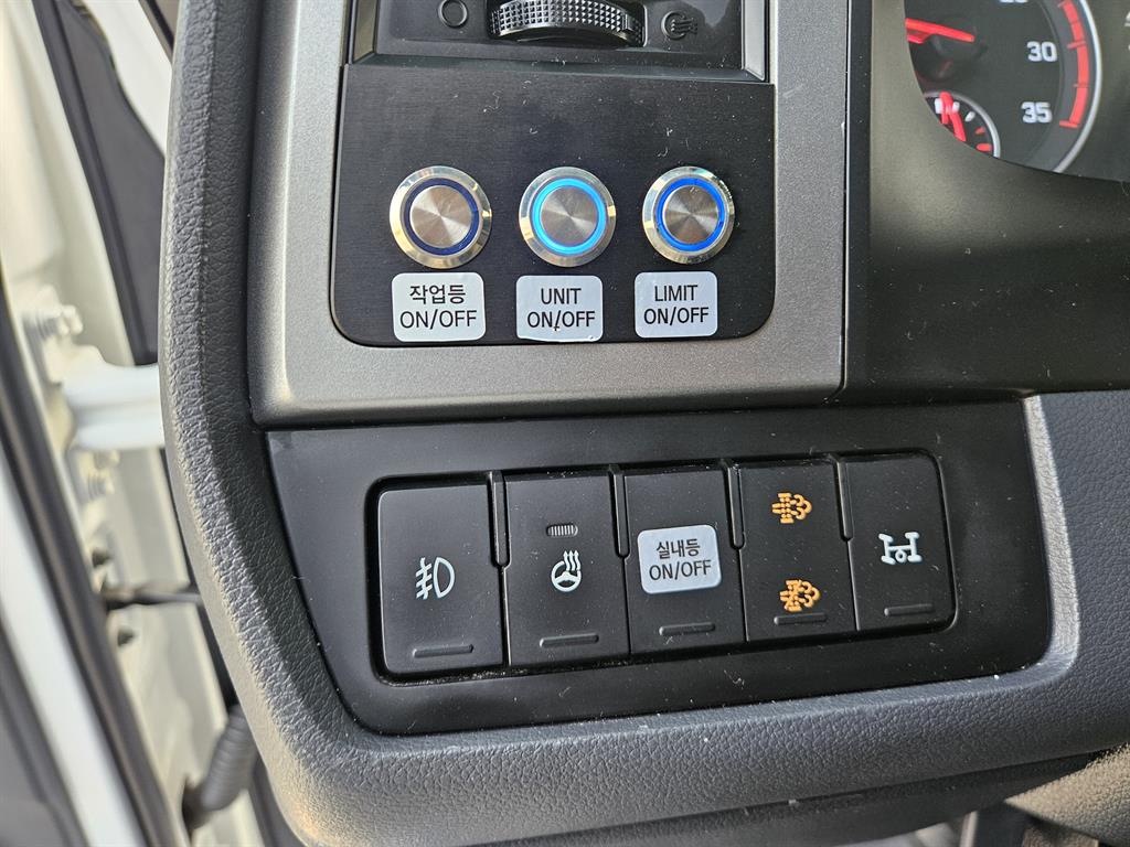 medium and large cargo truck 2024 Blanco - Importación desde Corea - HF Imports Iquique - Foto 17