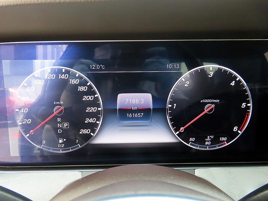 Mercedes Benz CLS Class - Vista 9