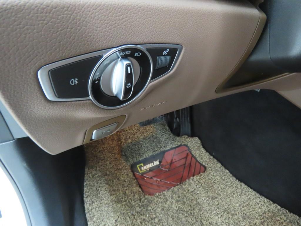 Mercedes Benz E class - Vista 11