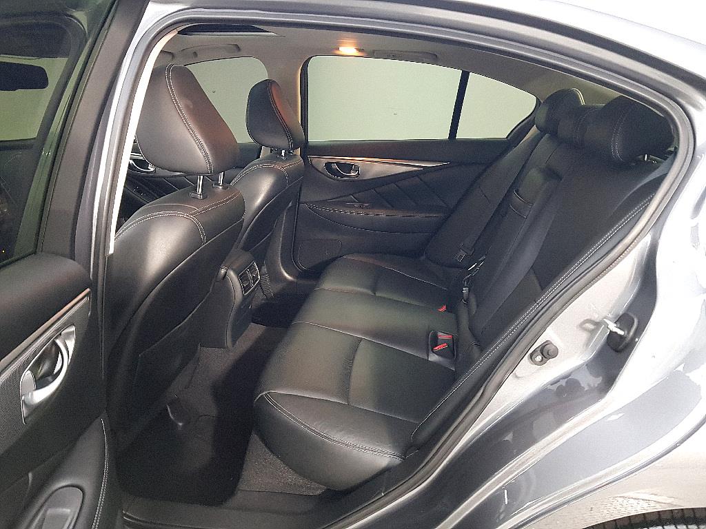 Infiniti Q - Vista 9