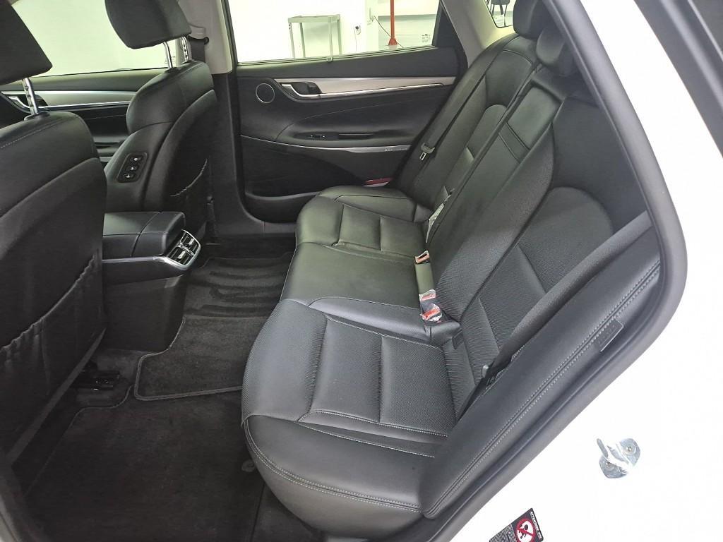 HYUNDAI Grandeur - Vista 12