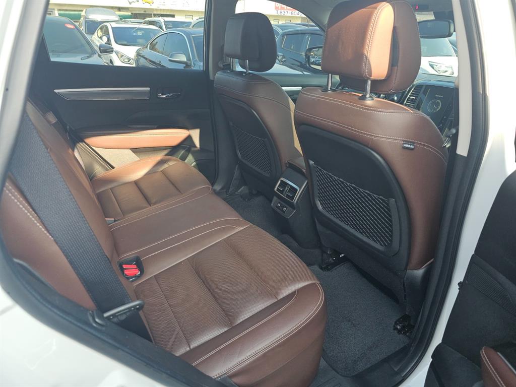 SAMSUNG QM6 - Vista 9