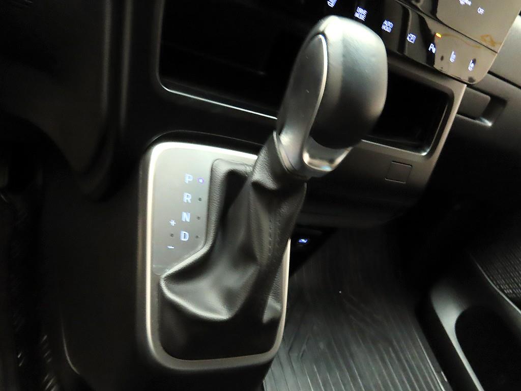 HYUNDAI Staria - Vista 10