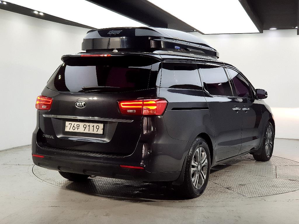 KIA Carnival - Vista 4