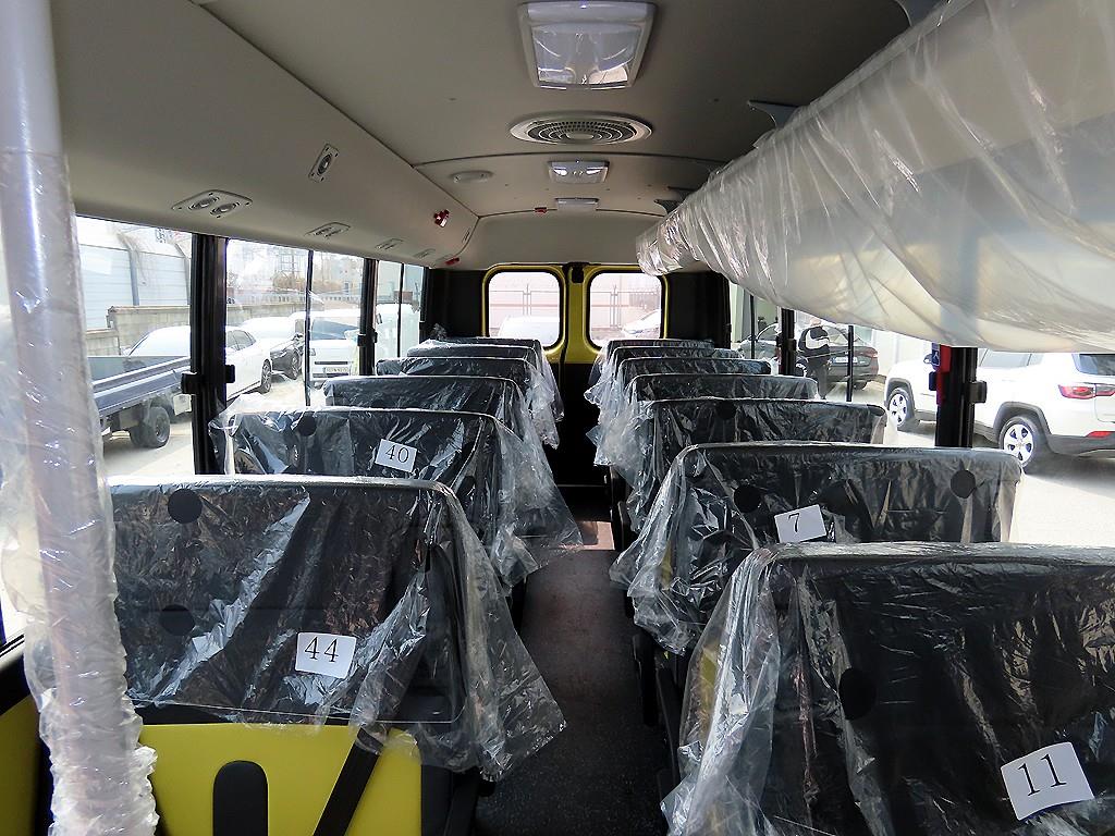 medium and large bus Hyundai bus - Vista 9