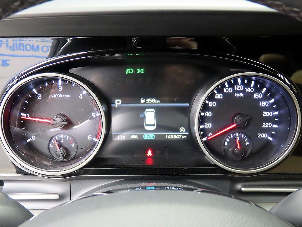 KIA Carnival - Vista 8