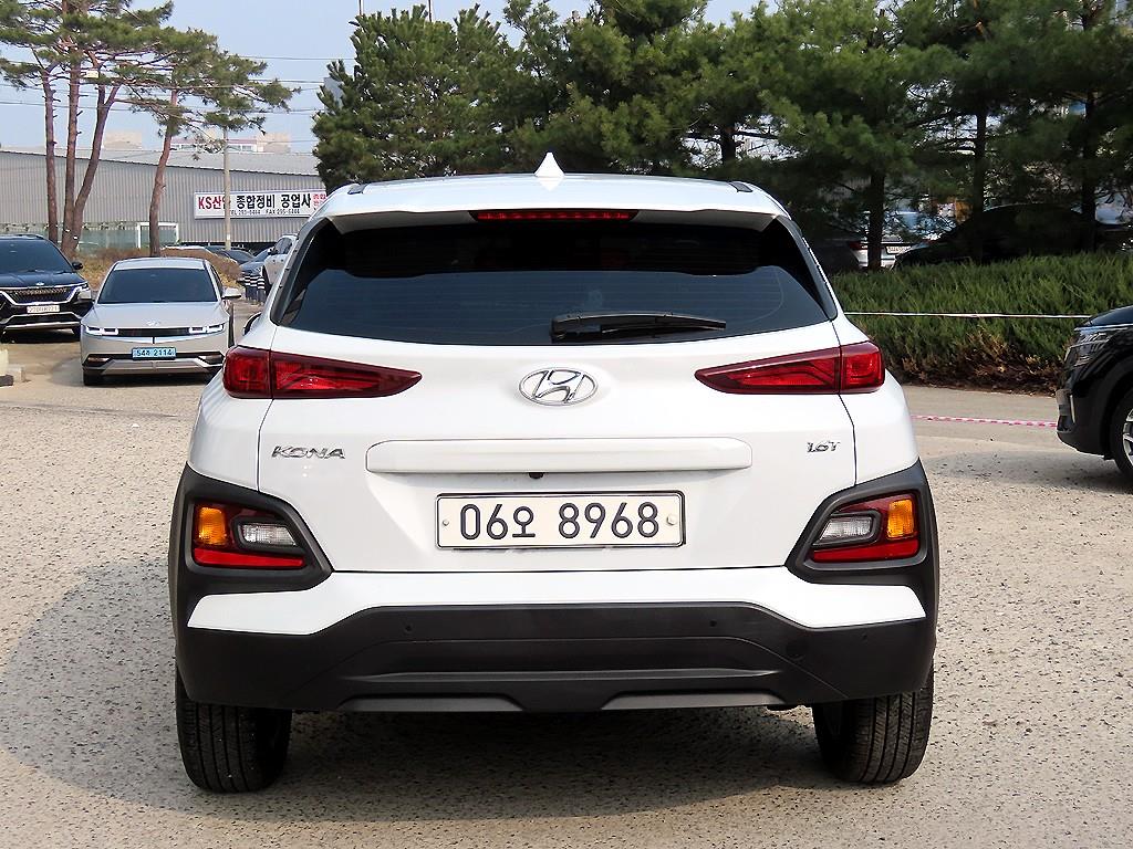 HYUNDAI Kona - Vista 4