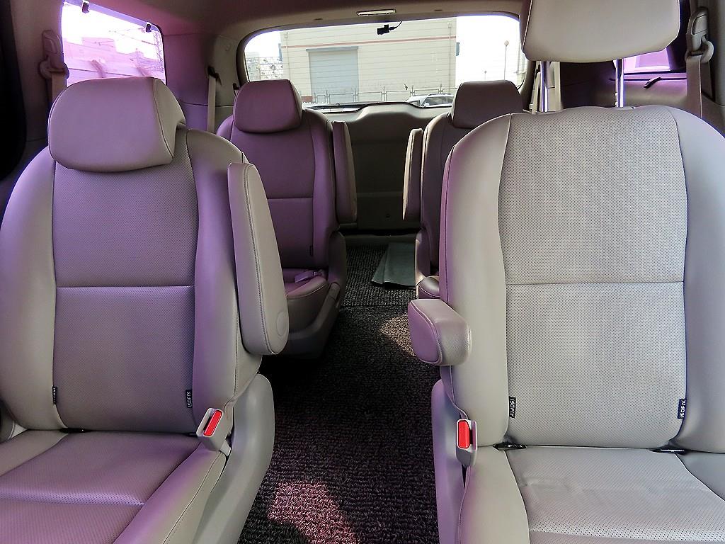 KIA Carnival - Vista 7