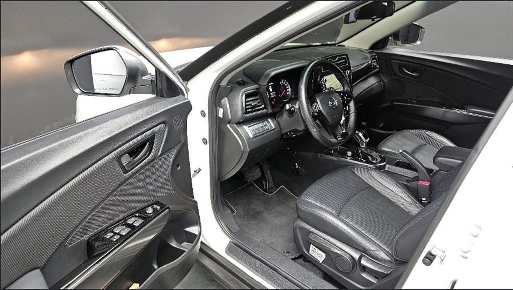 Ssangyong Tivoli - Vista 12