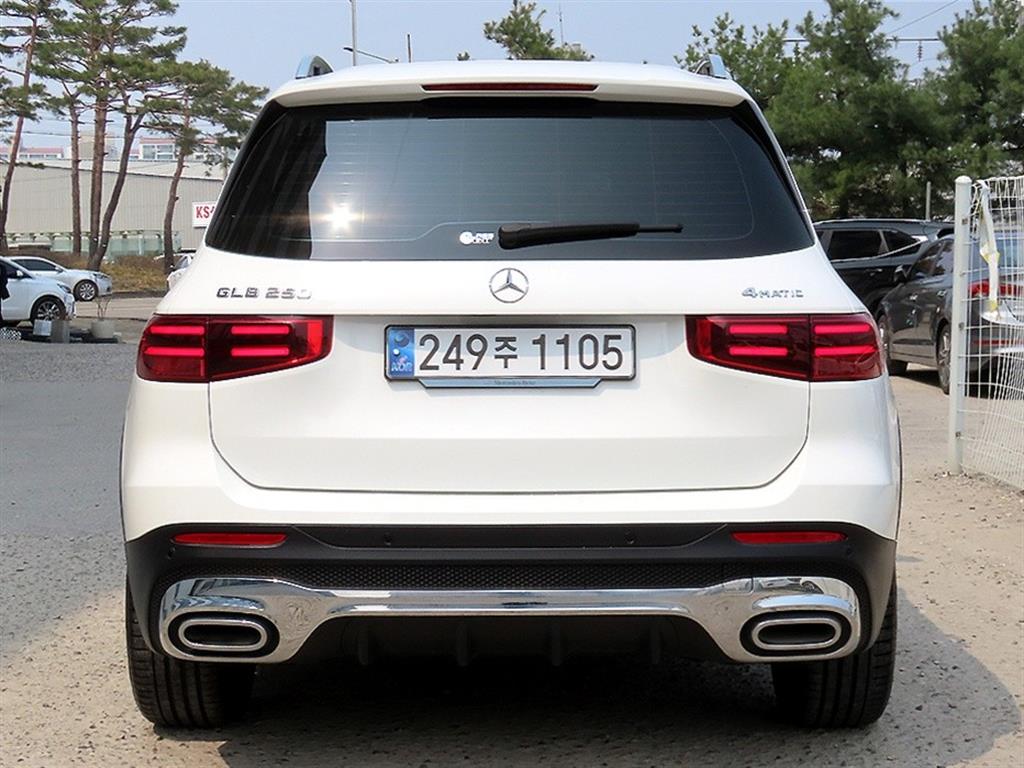 Mercedes Benz GLB Class - Vista 4