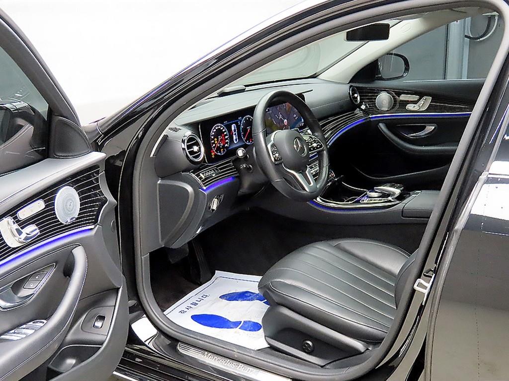 Mercedes Benz E class - Vista 5