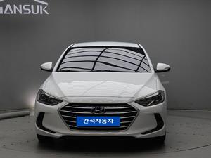 HYUNDAI Avante - Vista 2