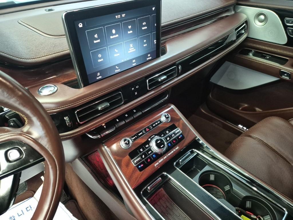 Lincoln Aviator - Vista 10