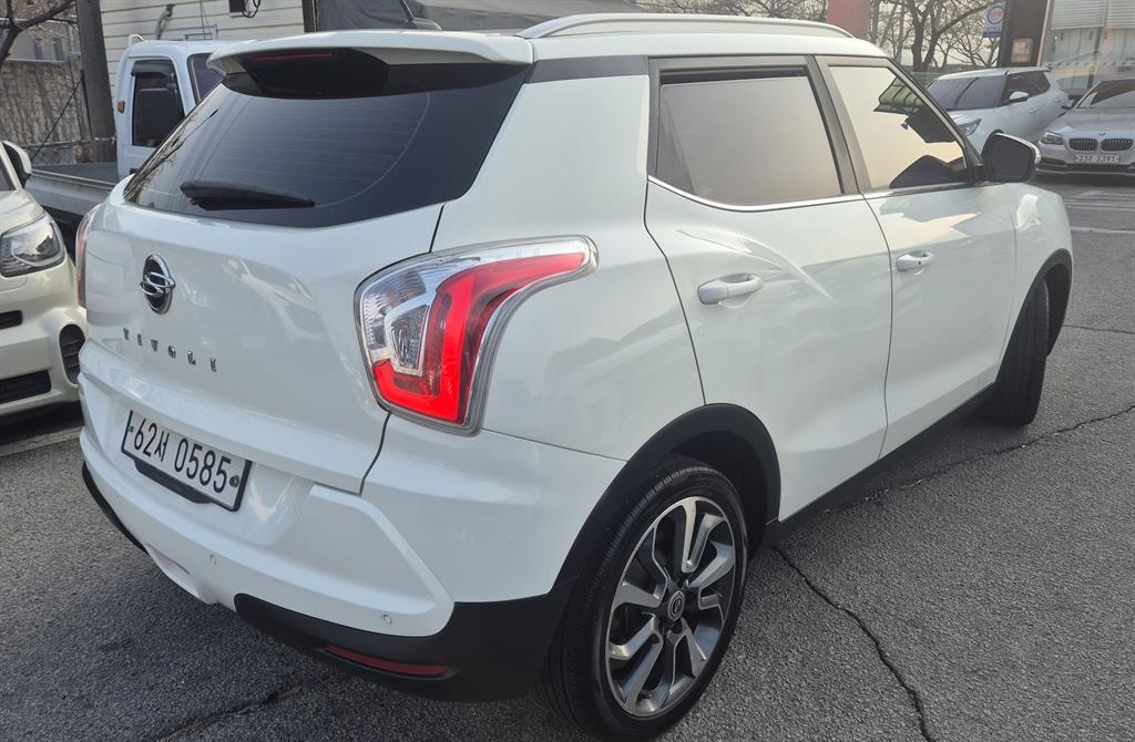 Ssangyong Tivoli - Vista 4