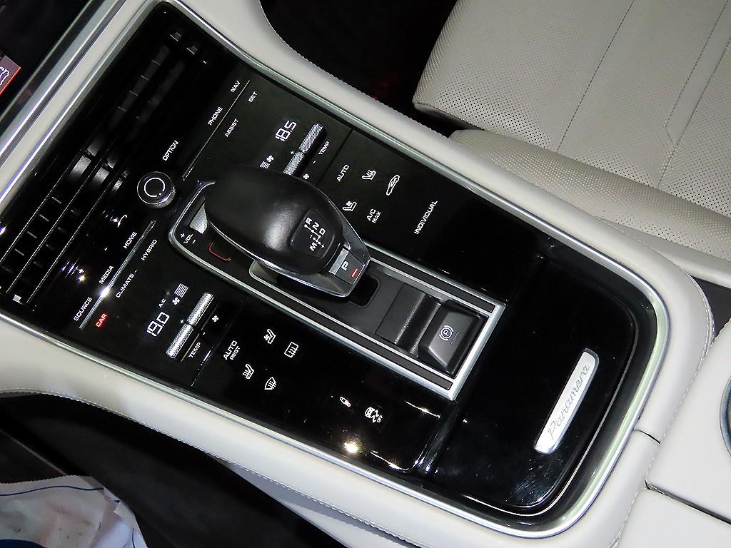 Porsche Panamera - Vista 12