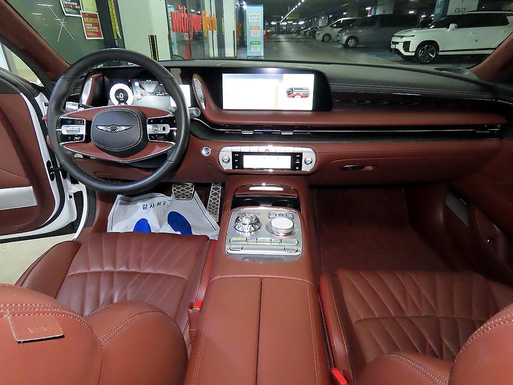 Genesis G90 - Vista 10