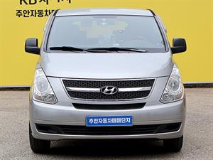 HYUNDAI Starex - Vista 2